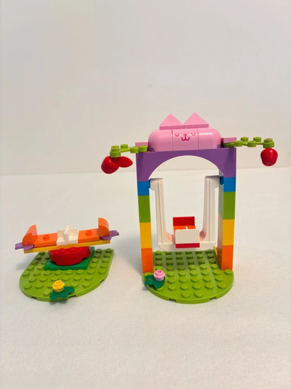 Lego Gabby's Dollhouse Kitty Fairy's Garden Party #10787 Retired